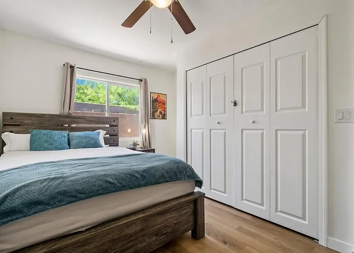 L New L Fully Remodeled 3br 2bth L 1 Min To Veterans Memorial Park Holiday home