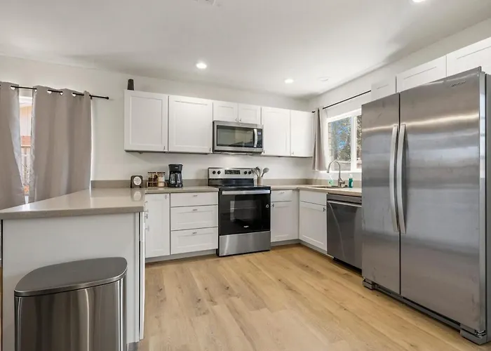Holiday home L New L Fully Remodeled 3br 2bth L 1 Min To Veterans Memorial Park Sierra Vista