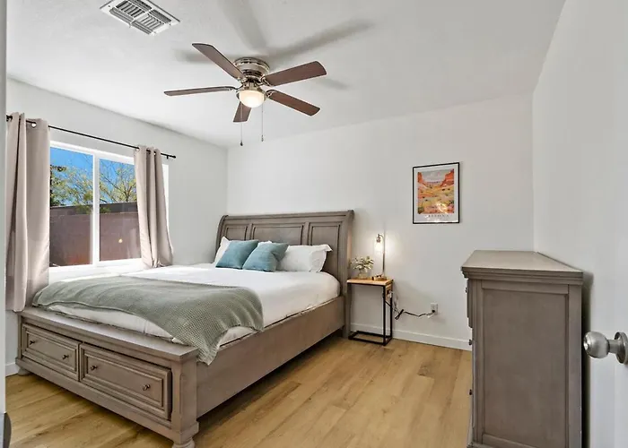 L New L Fully Remodeled 3br 2bth L 1 Min To Veterans Memorial Park Holiday home *