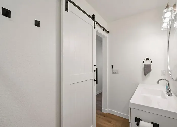 L New L Fully Remodeled 3br 2bth L 1 Min To Veterans Memorial Park
