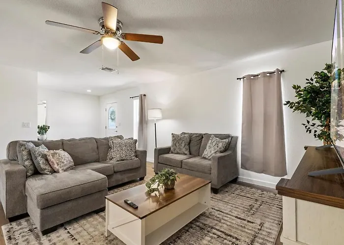 L New L Fully Remodeled 3br 2bth L 1 Min To Veterans Memorial Park Sierra Vista